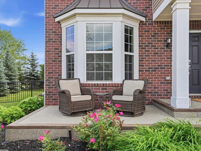 49090 Camarosa Lane, Macomb, MI 48044