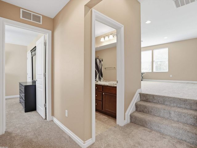 49090 Camarosa Lane, Macomb, MI 48044