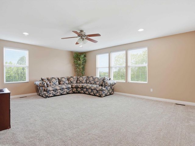 49090 Camarosa Lane, Macomb, MI 48044