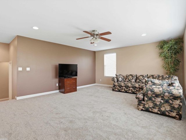 49090 Camarosa Lane, Macomb, MI 48044