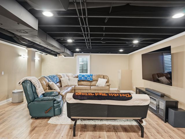 49090 Camarosa Lane, Macomb, MI 48044