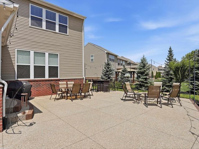 49090 Camarosa Lane, Macomb, MI 48044
