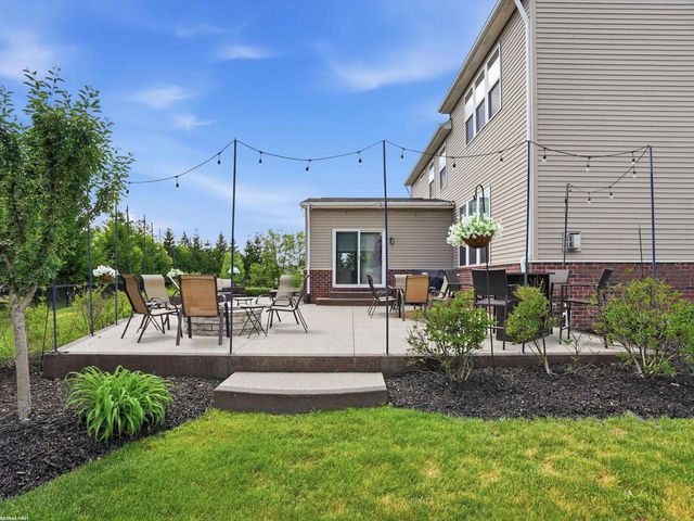 49090 Camarosa Lane, Macomb, MI 48044