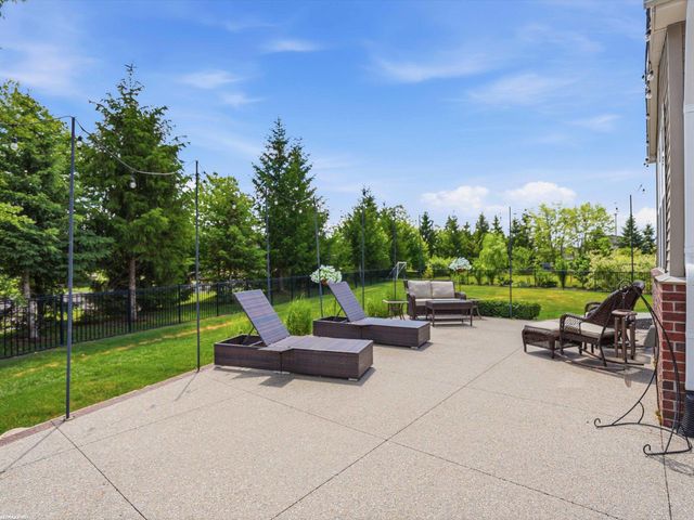 49090 Camarosa Lane, Macomb, MI 48044