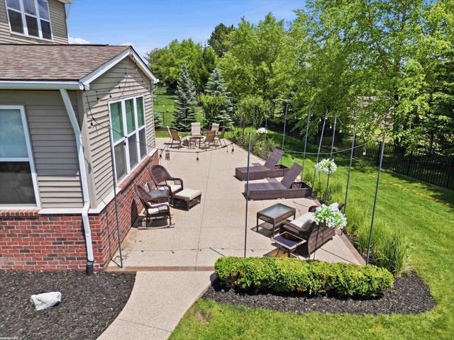 49090 Camarosa Lane, Macomb, MI 48044