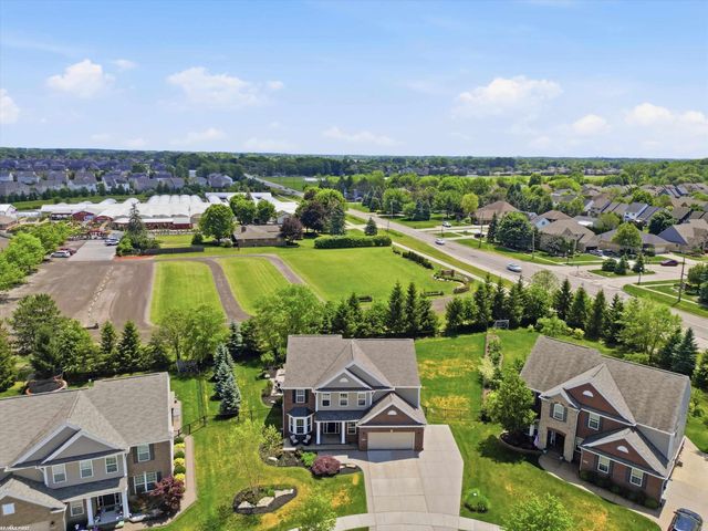 49090 Camarosa Lane, Macomb, MI 48044