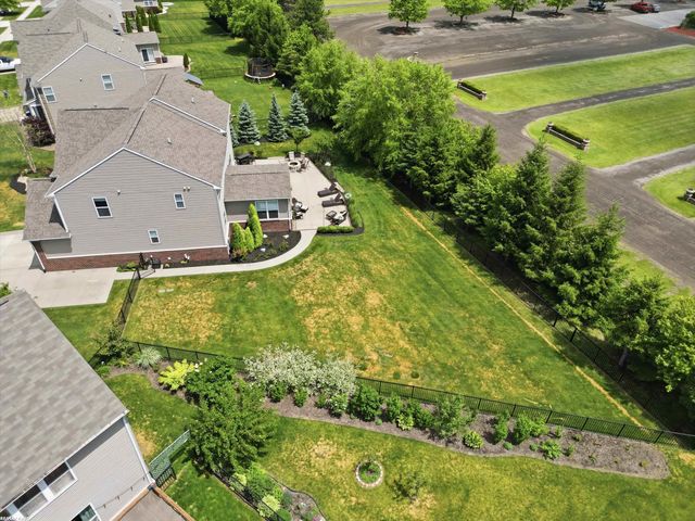 49090 Camarosa Lane, Macomb, MI 48044