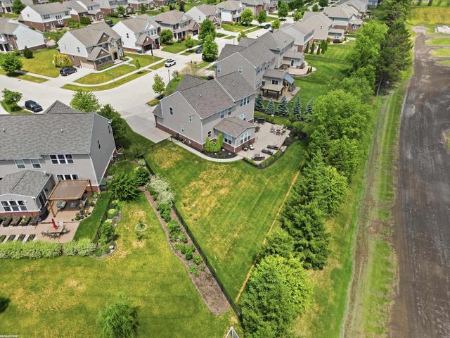 49090 Camarosa Lane, Macomb, MI 48044