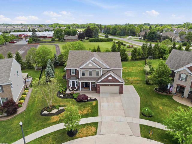 49090 Camarosa Lane, Macomb, MI 48044