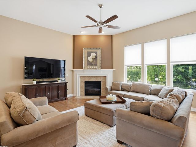 49090 Camarosa Lane, Macomb, MI 48044