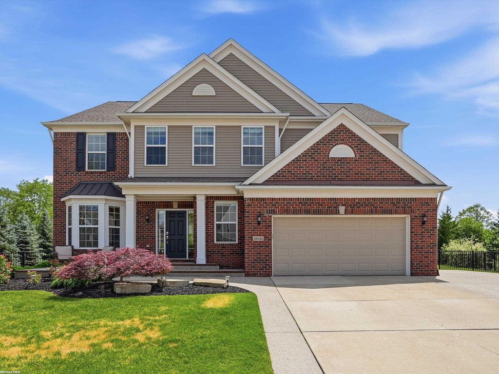 49090 Camarosa Lane, Macomb, MI 48044