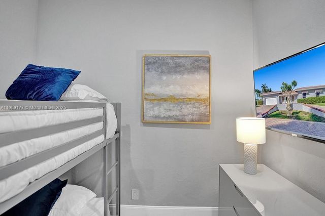 1109 SE 12th St, Deerfield Beach, FL 33441