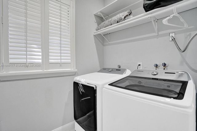 1109 SE 12th St, Deerfield Beach, FL 33441