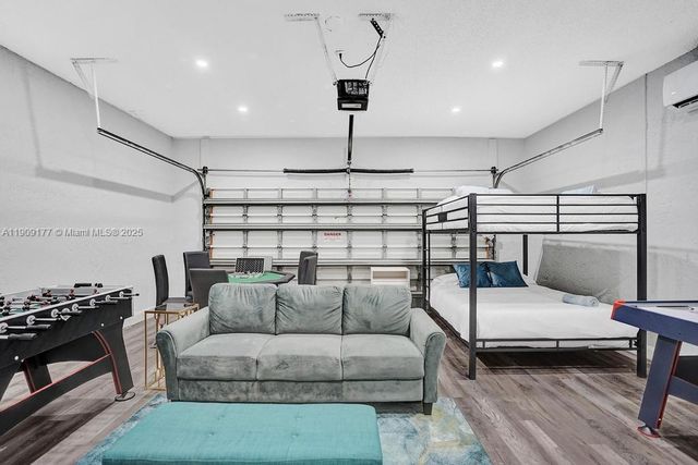 1109 SE 12th St, Deerfield Beach, FL 33441