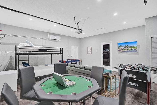 1109 SE 12th St, Deerfield Beach, FL 33441