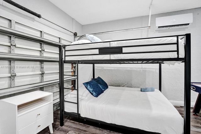 1109 SE 12th St, Deerfield Beach, FL 33441