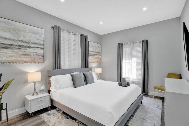 1109 SE 12th St, Deerfield Beach, FL 33441