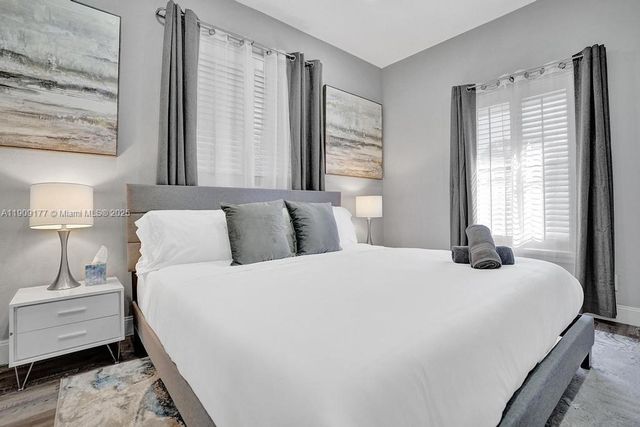 1109 SE 12th St, Deerfield Beach, FL 33441