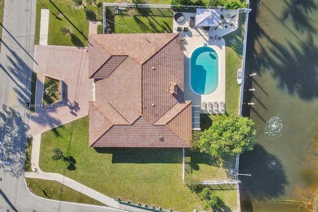 1109 SE 12th St, Deerfield Beach, FL 33441