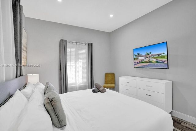 1109 SE 12th St, Deerfield Beach, FL 33441