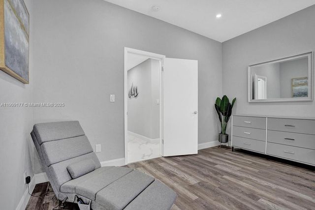 1109 SE 12th St, Deerfield Beach, FL 33441