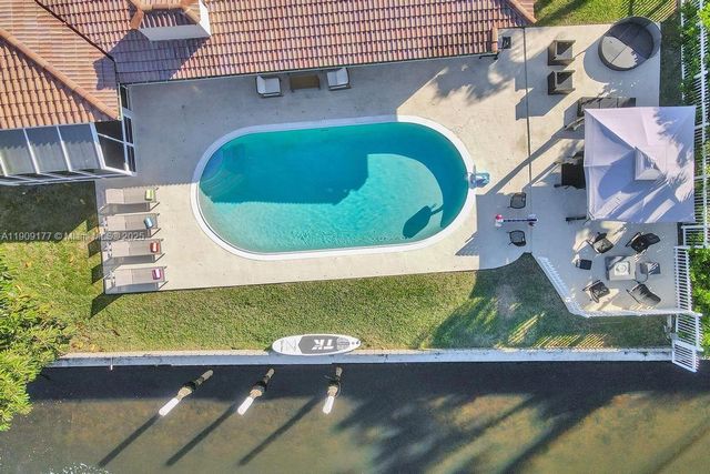 1109 SE 12th St, Deerfield Beach, FL 33441