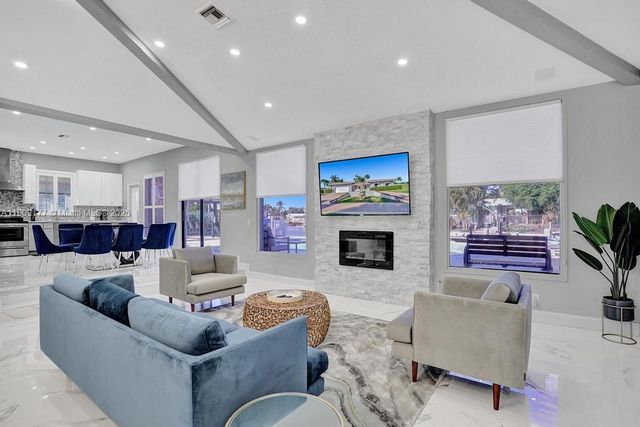 1109 SE 12th St, Deerfield Beach, FL 33441