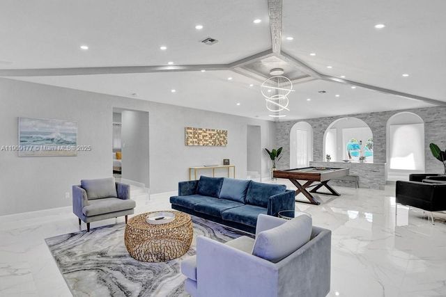 1109 SE 12th St, Deerfield Beach, FL 33441