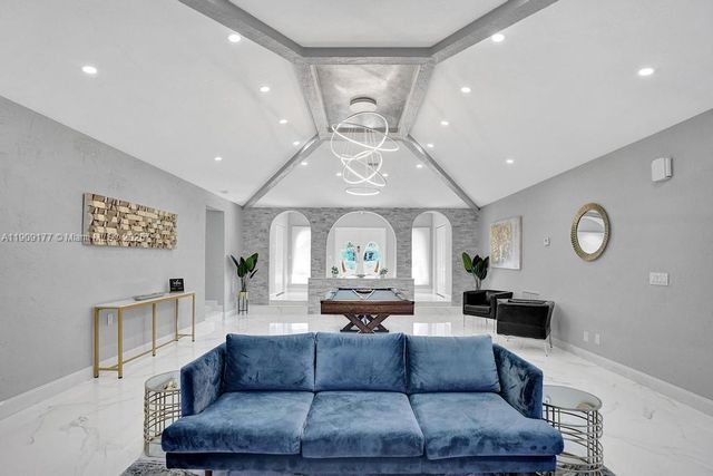 1109 SE 12th St, Deerfield Beach, FL 33441