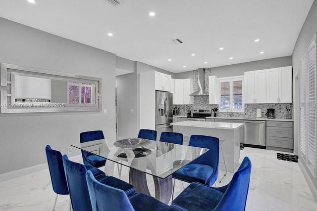 1109 SE 12th St, Deerfield Beach, FL 33441