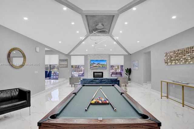 1109 SE 12th St, Deerfield Beach, FL 33441