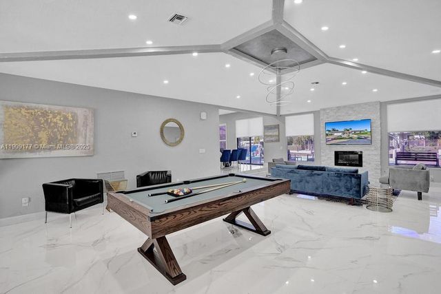 1109 SE 12th St, Deerfield Beach, FL 33441