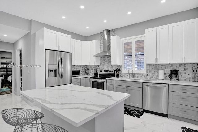 1109 SE 12th St, Deerfield Beach, FL 33441