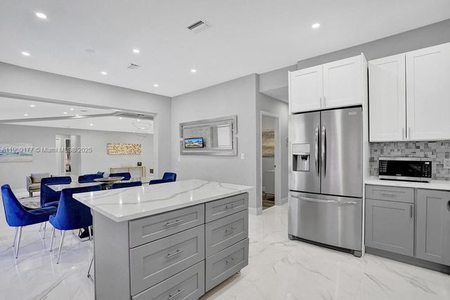 1109 SE 12th St, Deerfield Beach, FL 33441