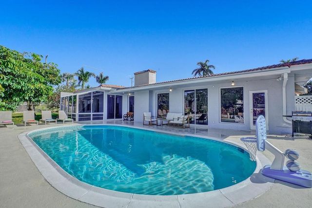 1109 SE 12th St, Deerfield Beach, FL 33441