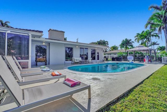 1109 SE 12th St, Deerfield Beach, FL 33441