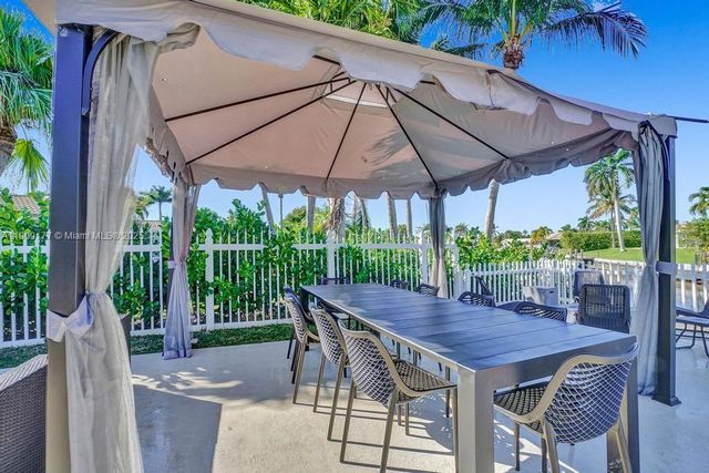 1109 SE 12th St, Deerfield Beach, FL 33441