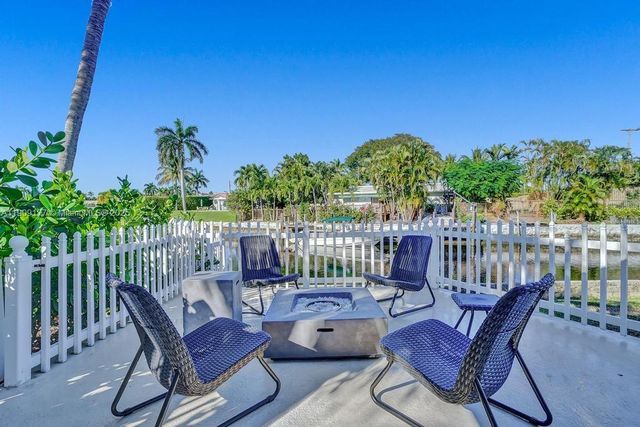 1109 SE 12th St, Deerfield Beach, FL 33441