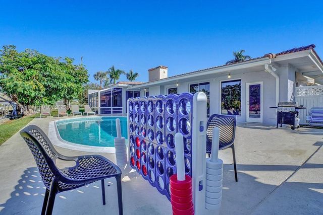 1109 SE 12th St, Deerfield Beach, FL 33441