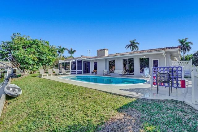 1109 SE 12th St, Deerfield Beach, FL 33441