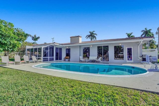 1109 SE 12th St, Deerfield Beach, FL 33441