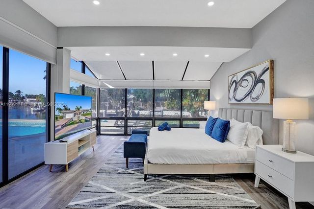 1109 SE 12th St, Deerfield Beach, FL 33441