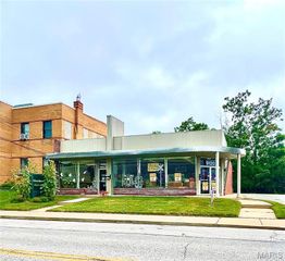 9118-20 Lackland Road, St Louis, MO 63114