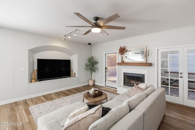 1202 E GREENWAY Circle, Mesa, AZ 85203