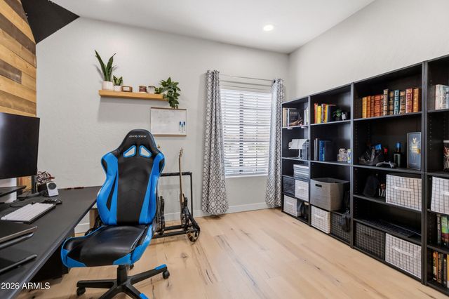 1202 E GREENWAY Circle, Mesa, AZ 85203