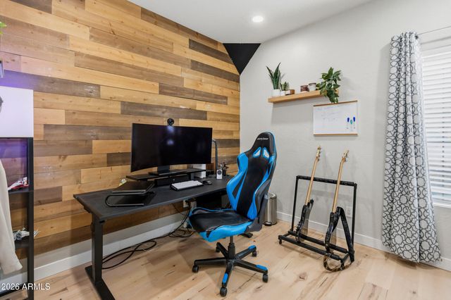 1202 E GREENWAY Circle, Mesa, AZ 85203