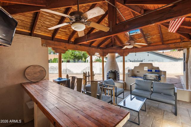 1202 E GREENWAY Circle, Mesa, AZ 85203