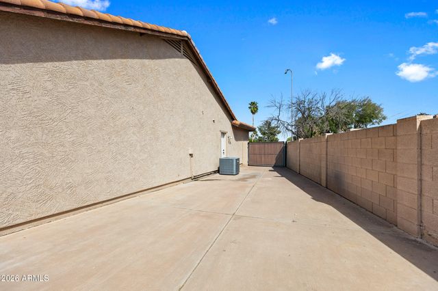 1202 E GREENWAY Circle, Mesa, AZ 85203