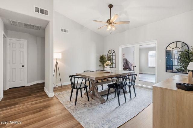 1202 E GREENWAY Circle, Mesa, AZ 85203