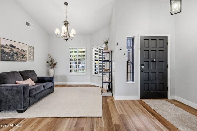 1202 E GREENWAY Circle, Mesa, AZ 85203